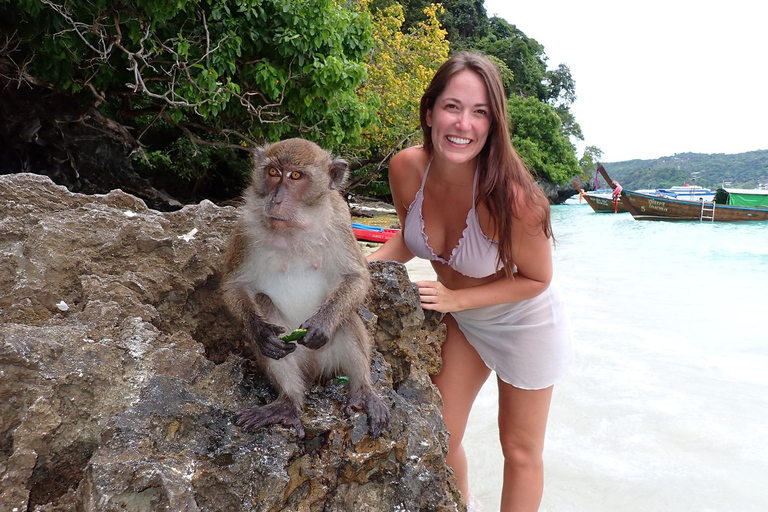 Koh Phi Phi : Passeio de barco pirata com snorkeling e caiaque