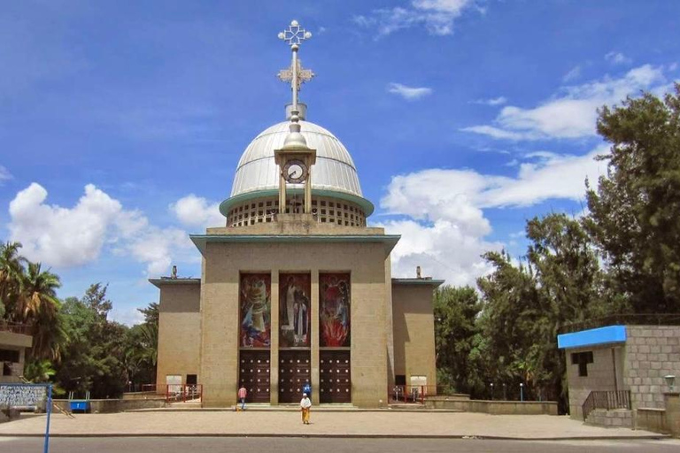 2 Tage Addis Abeba + Kloster, Paviane &amp; Portugiesische Brücke