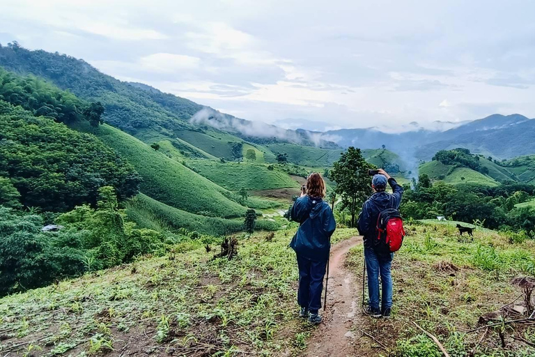 Chiang Rai: 1-Day Trekking and Longtail Boat Trip
