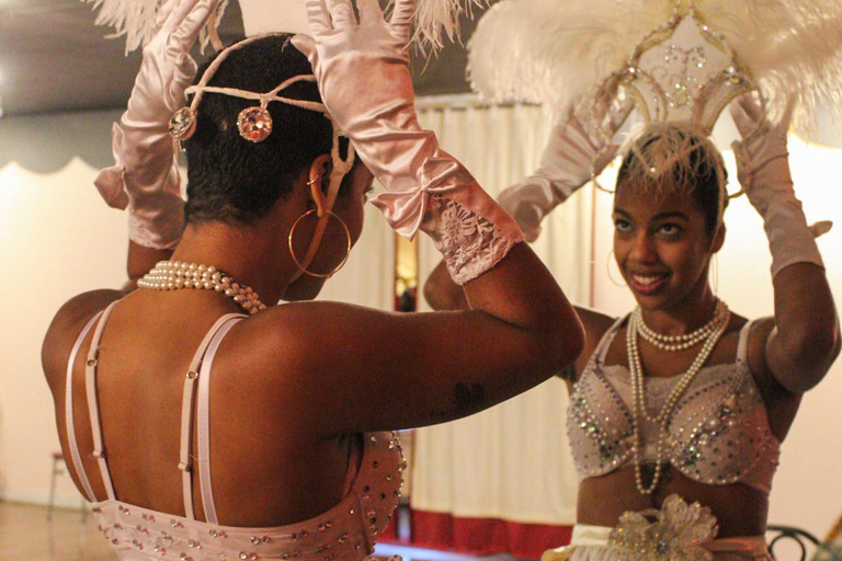 Montreal: Burlesque Dance Class Montreal: Burlesque Dance Class 2hrs in English