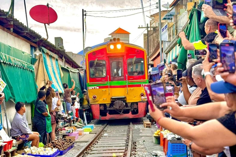 Bangkok: Floating Market & Railway Market with Hotel Pick Up