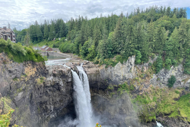 From Seattle: Snoqualmie Falls and Wineries Tour w/ Transfer