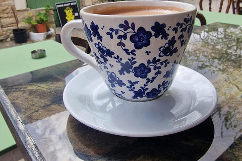 Tour privato a Troodos: cascata, villaggi e pranzo cipriotaTour privato a Troodos: cascata, villaggi e pranzo tipico cipriota