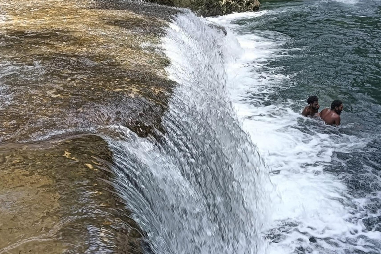 Port Vila: Chocolate Factory, Village, & Waterfall Tour Full Local Lunch Option