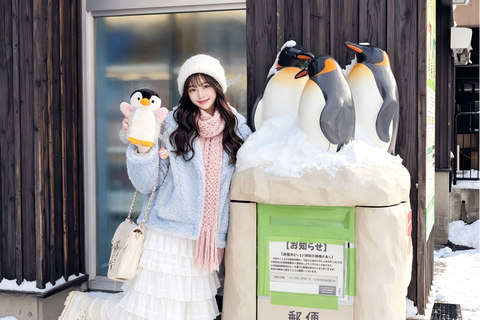 Sapporo: Asahiyama Zoo, Blue Pond & Chiyoda Farm Day Tour Private Sightseeing Tours