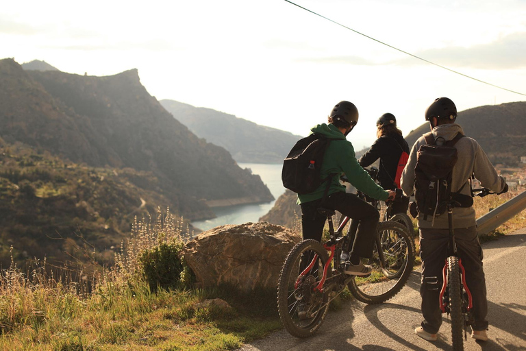 Granada: Tour in bicicletta della natura, della fauna selvatica e dei villaggi autentici