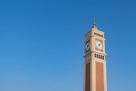 Sharjah: Souqs & Malls Shopping Tour with Hotel Pickup