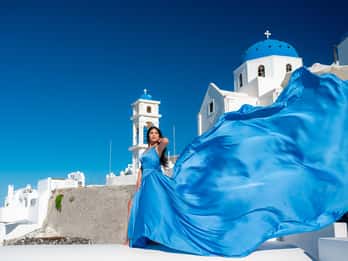 Santorini: Servizio fotografico professionale con abito volante