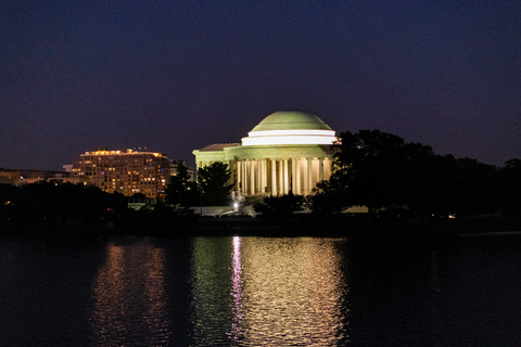 Washington DC: Monuments by Moonlight Nighttime Trolley Tour Tour with Departure from Union Station