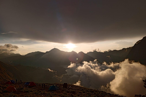 Trekking na górę Rinjani 2D/1N Krawędź krateru i szczyt