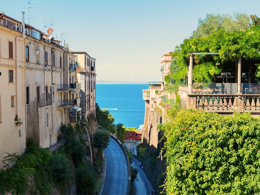 Tagestour ab Rom: Erkunde Pompeji &amp; die Amalfiküste bei Sorrent