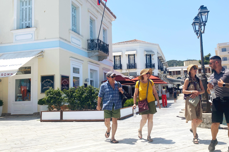 Isla de Spetses: excursión de día completo en autobús desde Atenas con bañoIsla de Spetses: excursión de un día en autobús desde Atenas con baño