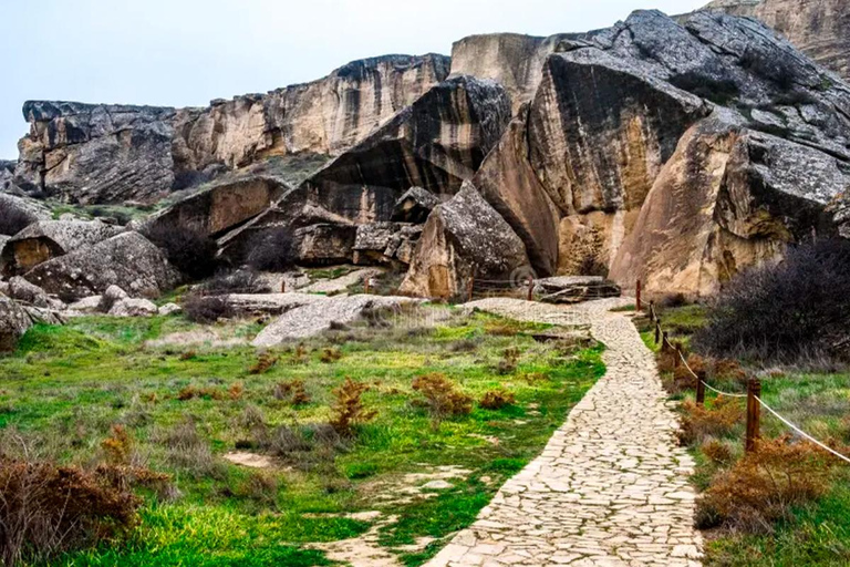 Baku: Gobustan, Schlammvulkane &amp; Absheron Sehenswürdigkeiten geführte Tour