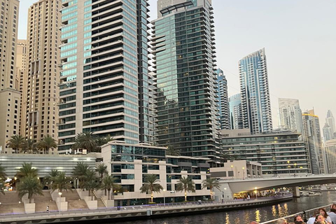 Dubai Marina Dinner Cruise with Buffet & Live Entertainment