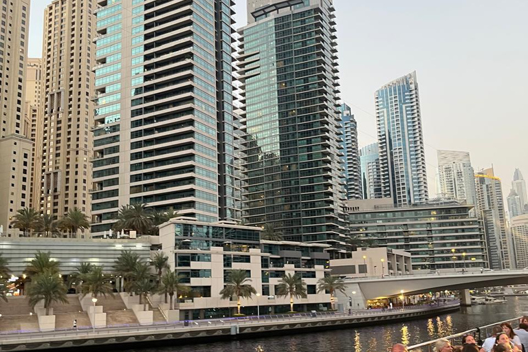 Dubai Marina Dinner Cruise with Buffet & Live Entertainment