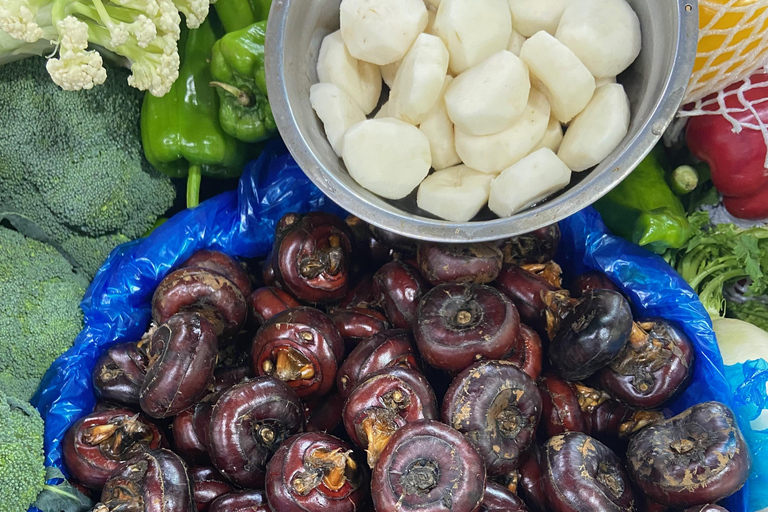 Mystery Menus Shanghai: 3-Hour Breakfast and Market Tour