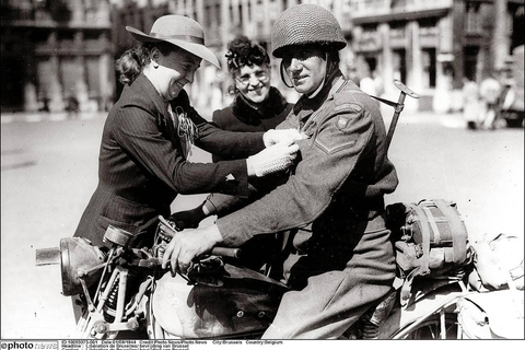 Brussels: Private WWII Walking Tour
