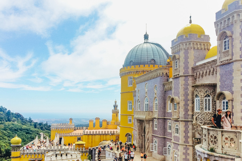 Lisbonne : Excursion d&#039;une journée à Pena, Sintra, Cabo da Roca et CascaisBillet complet pour le Palais de Pena (jardins, intérieur, terrasse du belvédère)