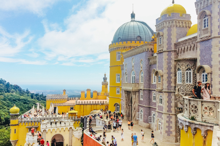 Lisbonne : Excursion d&#039;une journée à Pena, Sintra, Cabo da Roca et CascaisBillet complet pour le Palais de Pena (jardins, intérieur, terrasse du belvédère)