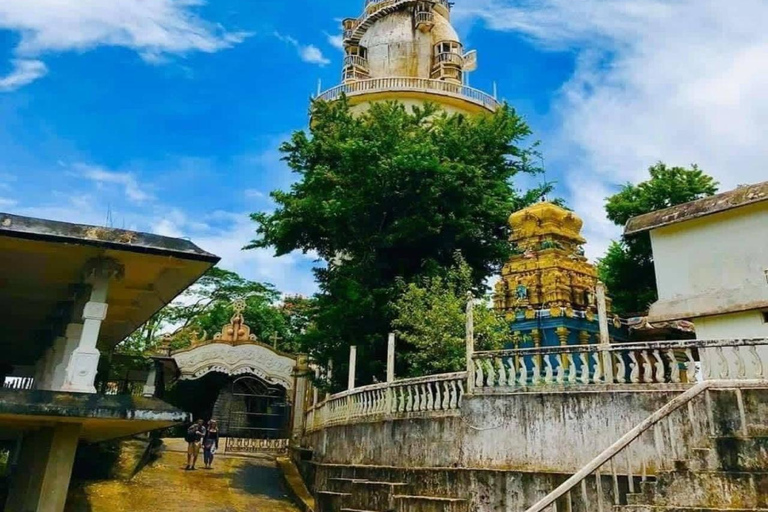 Ambuluwawa Tower & Kandy Highlights Private Tuk-Tuk Tour