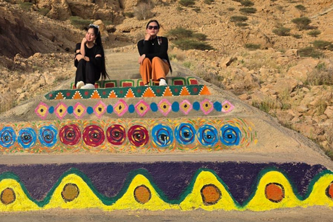 Muscat: Saal Walk Guided Hike with Sunset & City Views Tour