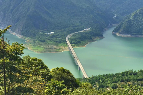 Chengdu Hiking in Yunhua Mountain Landscape & Secret Temple
