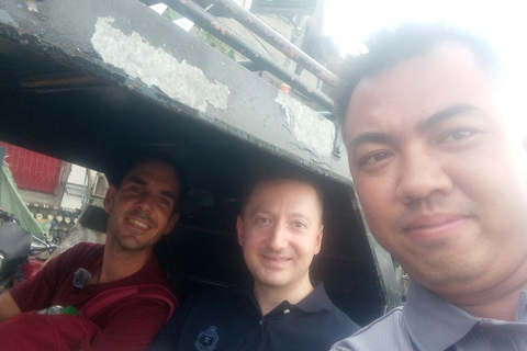 Manila: Intramuros Slum Tour with Local Guide