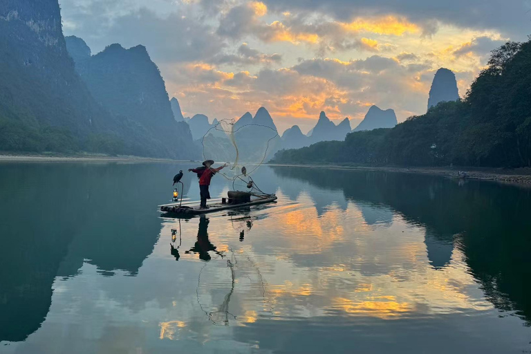 Guilin: Private Yangshuo Day Trip with Silver Cave & Cruise Flexible rafting routes and group size