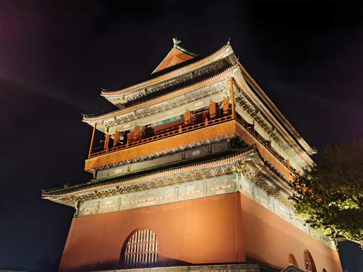 Beijing: Tiananmen Square and Houhai Night Walking Tour