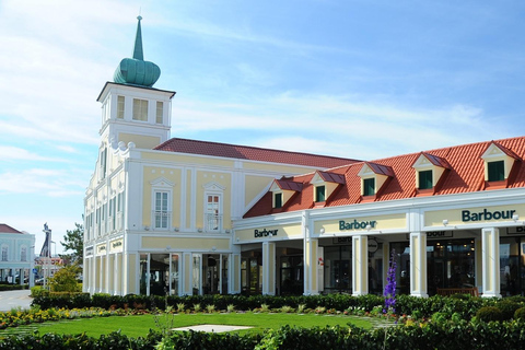 Viena: excursión de 1 día a Parndorf Designer Outlet y BratislavaViena: excursión de 1 día al Parndorf Designer Outlet y Bratislava