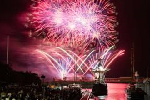 Atlantic Festival Funchal: Firework View from a Luxury Catamaran with Drink Atlantic Festival Funchal: Firework view from a luxury catamaran with a drink