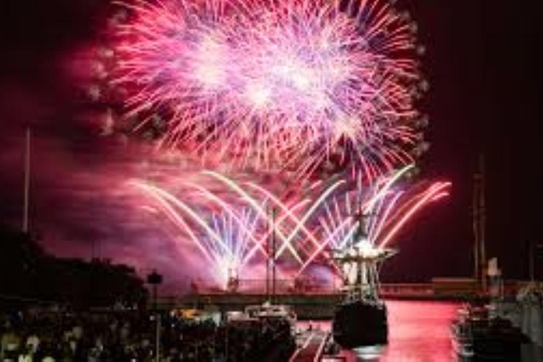Atlantic Festival Funchal: Firework View from a Luxury Catamaran with Drink Atlantic Festival Funchal: Firework view from a luxury catamaran with a drink
