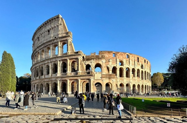 Visit Colosseum Fast-track Entry Ticket with Forum & Palatino in Rome