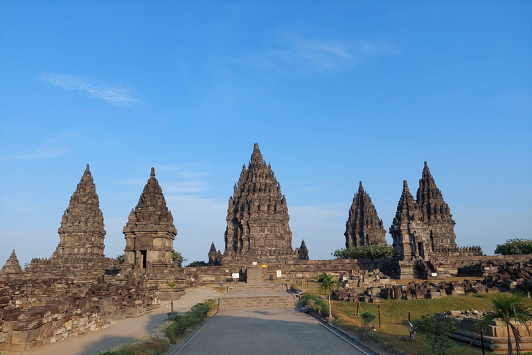 Yogyakarta: Rondleiding door de Prambanan Tempel en Gouden Zonsondergang