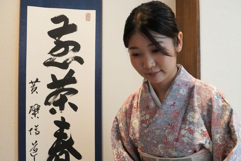 Tokyo: A Traditional Japanese Tea Ceremony with a Tea Master