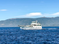 Lago Sur Tahoe, crucero turístico de la bahía Esmeralda - Hizvo