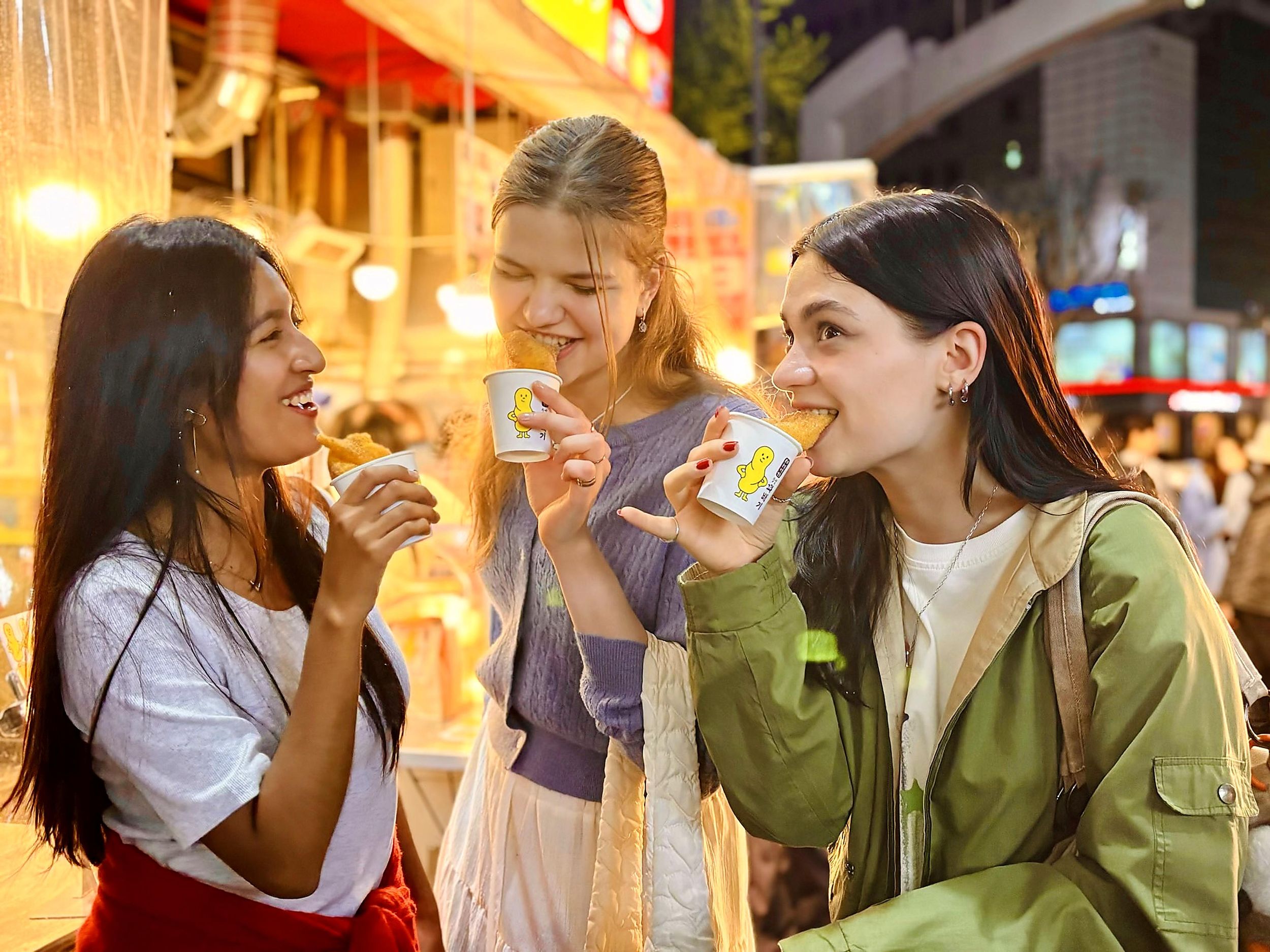 Seoul: Nachtpalast & Markt-Foodtour mit Auto