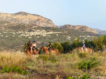 Heraklion: Finikia Reittour mit Mittagessen oder Abendessen
