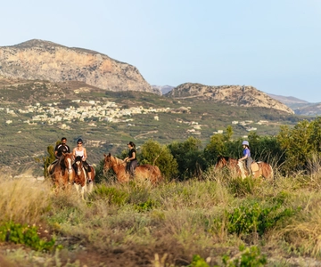 Heraklion: Finikia Horse Riding Tour with Lunch or Dinner