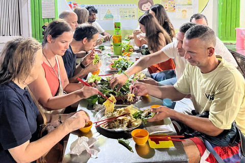 Once degustaciones de comida auténtica - Comida callejera a pie(Copia de) Once Auténticas Degustaciones de Comida Oculta y Recorrido Gastronómico Callejero por Wa