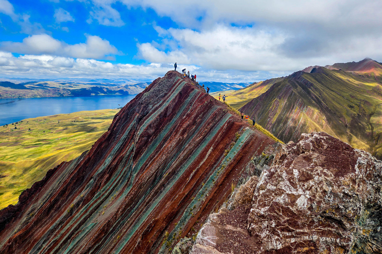 From Cusco: Pallay Poncho Easy Hike with Lunch Pallay Poncho Easy Hiking Adventure—No Crowds (Group Tour)