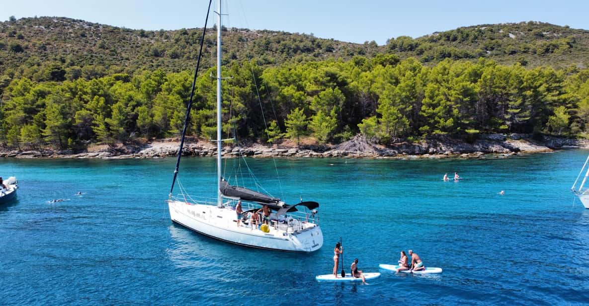 Afbeelding 3 van Zadar: luxe dagzeiltocht op jacht met lunch en drankjes