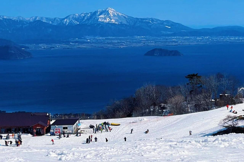 From Osaka or Kyoto: Hakodateyama & Okuibuki Ski 2-Day Trip