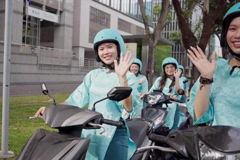 Street Food och sightseeing kvällstur | Ao Dai kvinnlig ryttareKvinnlig förare | 12 Provsmakningar &amp; Sightseeing med skoter