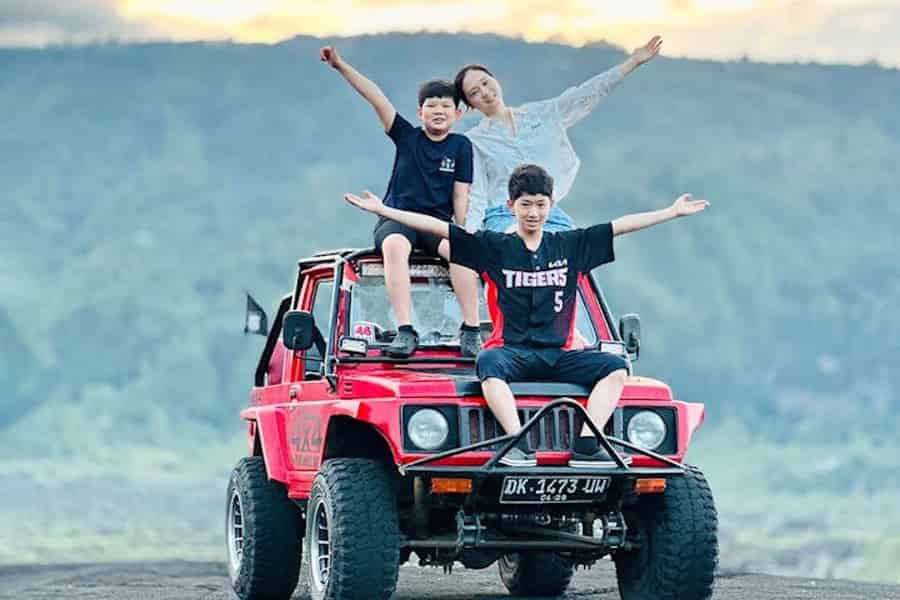 Bali: Tag/Sonnenuntergang Mount Batur 4WD Jeep und natürliche heiße Quelle. Foto: GetYourGuide