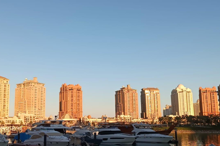 From Doha Airport: Private Guided City Tour