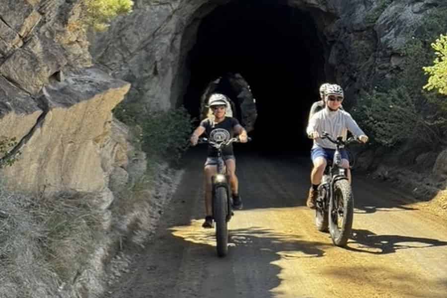Buena Vista: E-Bike-Tour durch die Midland Tunnels. Foto: GetYourGuide Buena Vista: E-Bike-Tour durch die Midland Tunnels. Foto: GetYourGuide