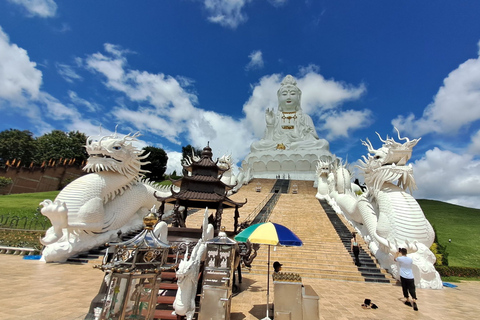 From Chiang Rai: Famous Temples and Golden Triangle Day Tour Private Day Tour