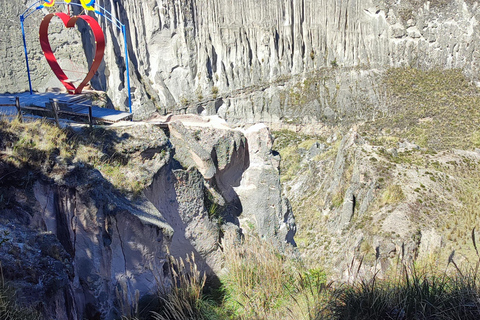 Quilotoa Lake: Tour Quito to Quilotoa Lake and Toachi Canyon