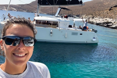 Desde Santorini: crucero con tour a pie por Thirasia y almuerzo